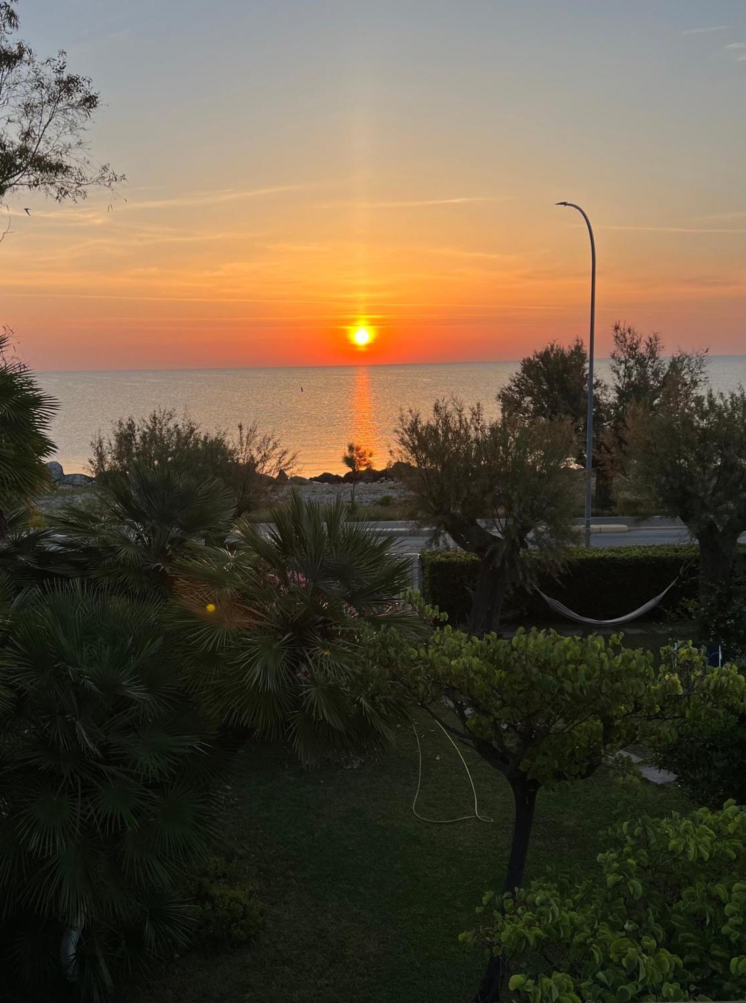 B&B I Versi Del Mare Roseto Degli Abruzzi Exteriör bild